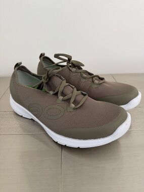 OOFOS Women's Olive Green Athletic Slip-On Sneakers